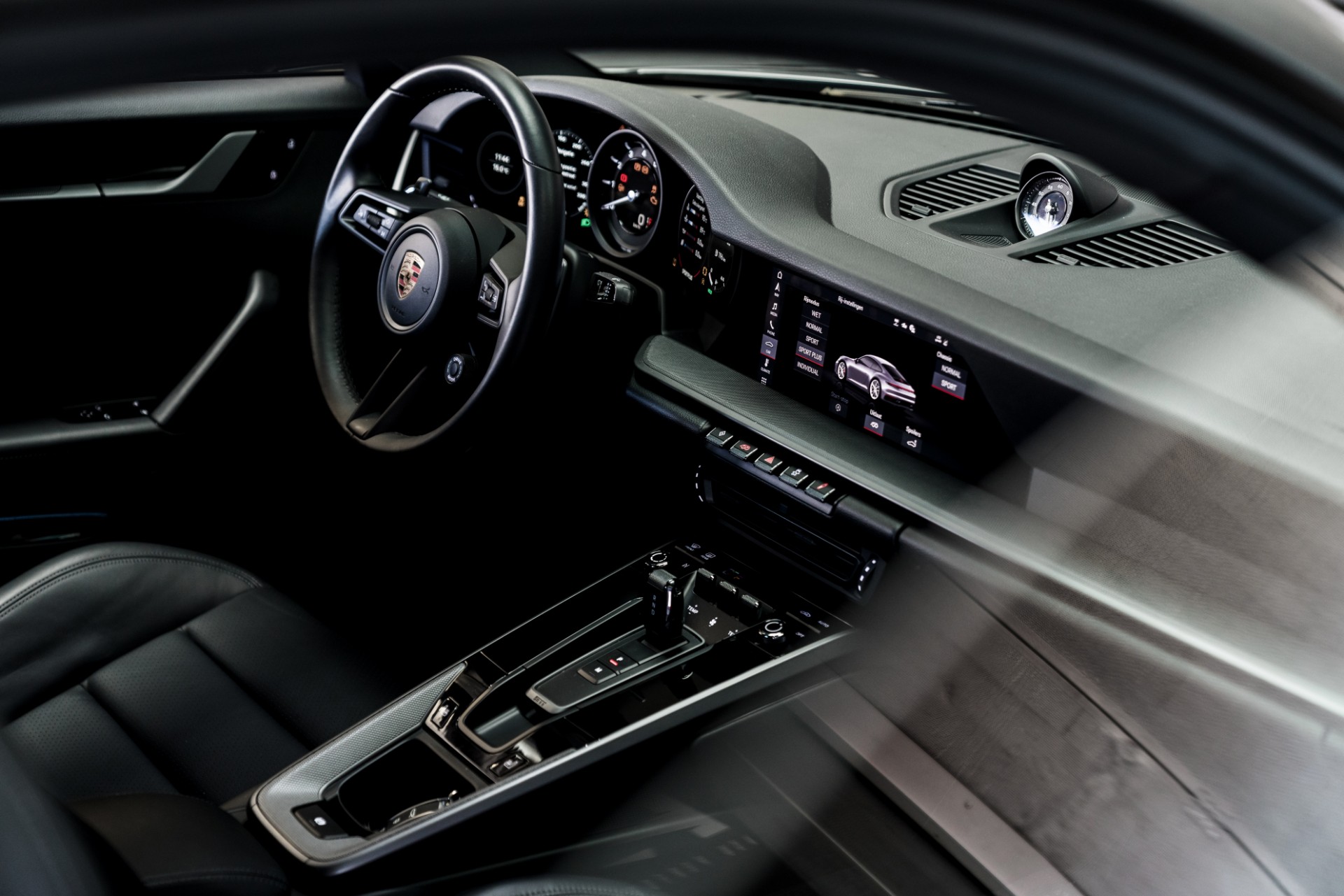 porsche 992 (21)