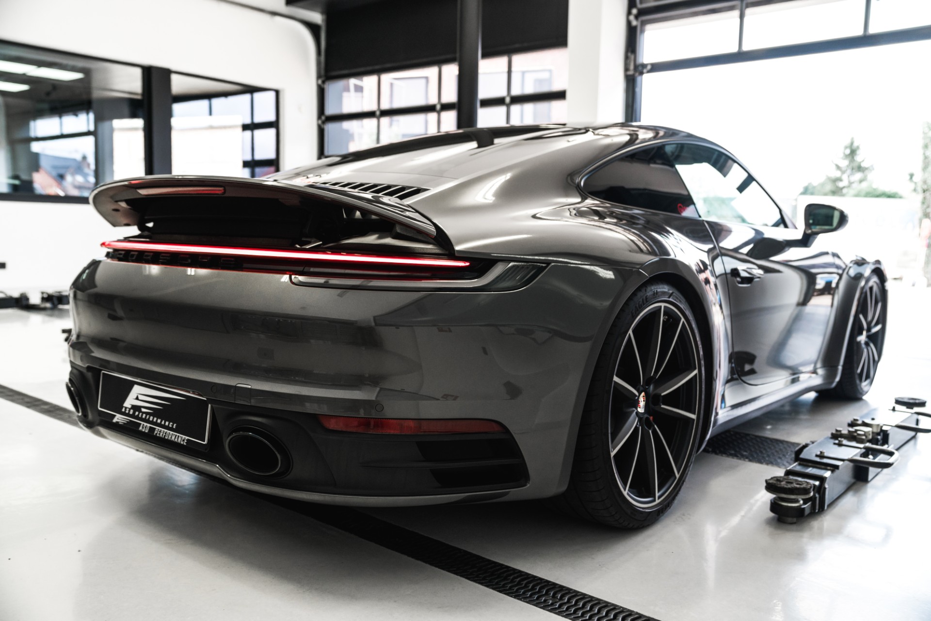 porsche 992 (5)